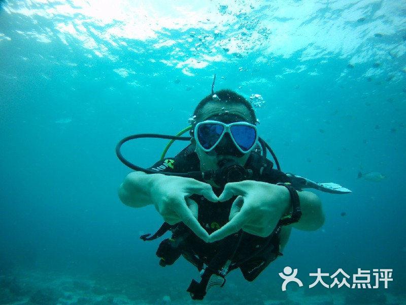 陈冠希前女友自曝收入来源,从模特转型当网红,还曾被捕入狱